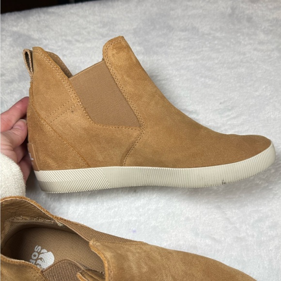 Sorel Natural Rubber Tan Boots - Picture 7 of 11